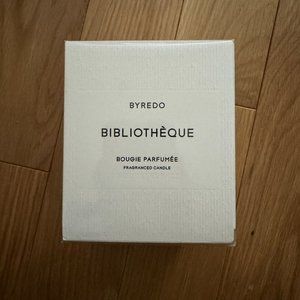 Byredo Bibliotheque Bougie Parfumee Frangranced Candle 240g